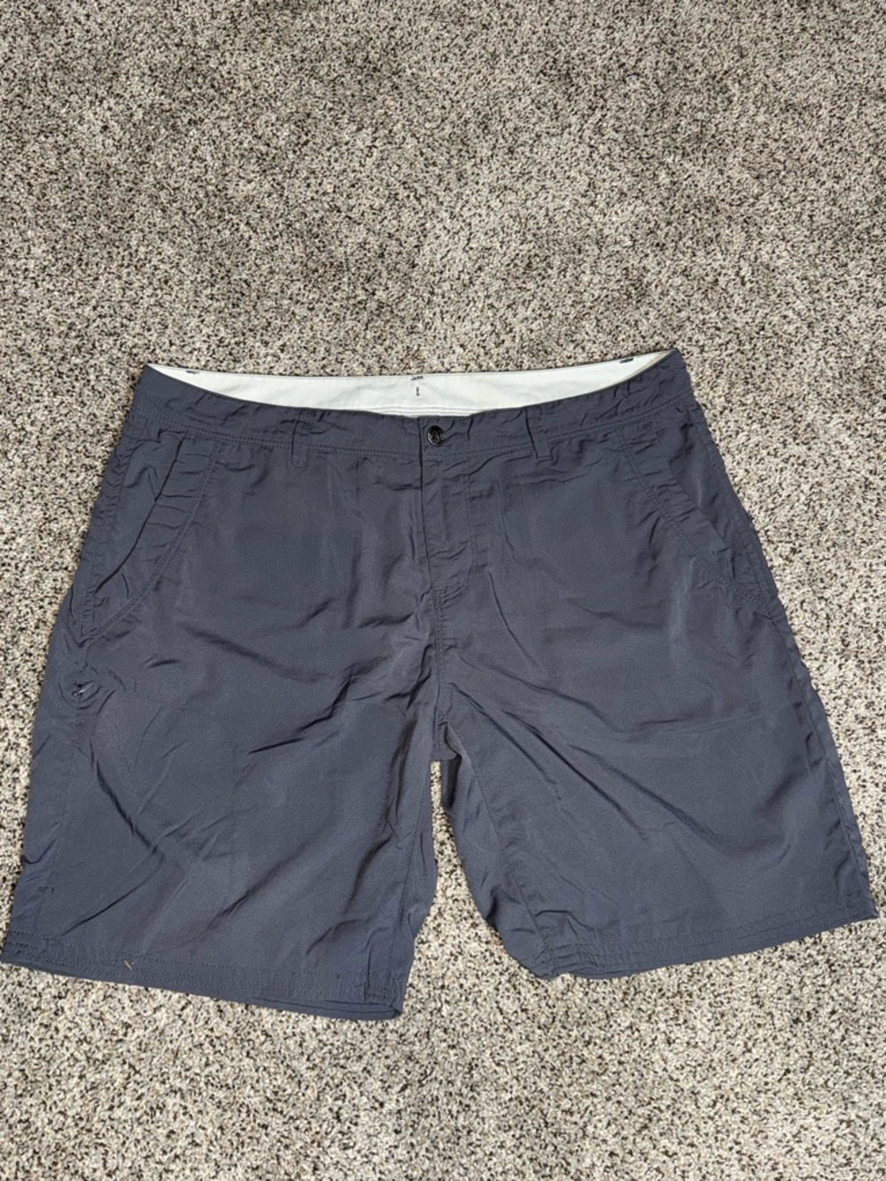 REÍ Gray shorts